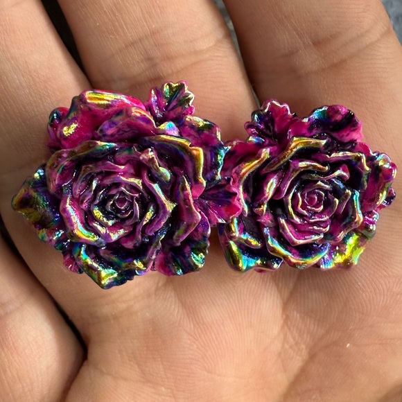 2/$29 or 3/$39 NWOT Large iridescent metallic rose stud earrings! - Picture 1 of 5